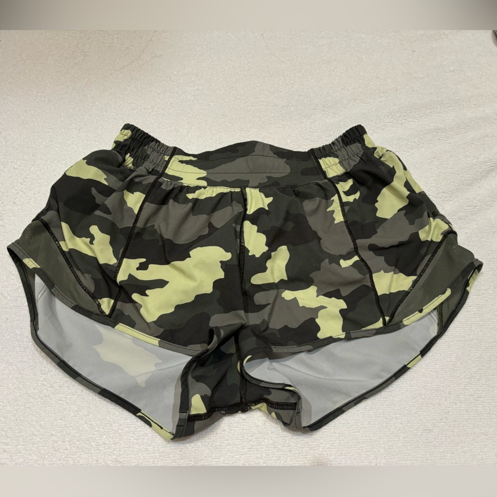 Excellent condition LuLulemon Hotty Hot Shorts. Size 6.
